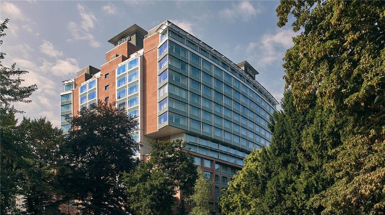 Hilton Frankfurt City Centre Exterior