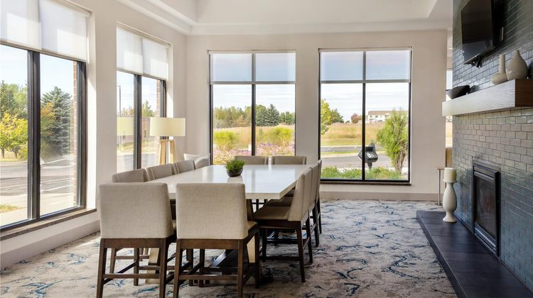 Hilton Garden Inn Sioux Falls Lobby