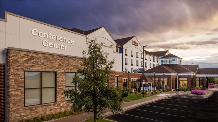 Hilton Garden Inn Sioux Falls Exterior