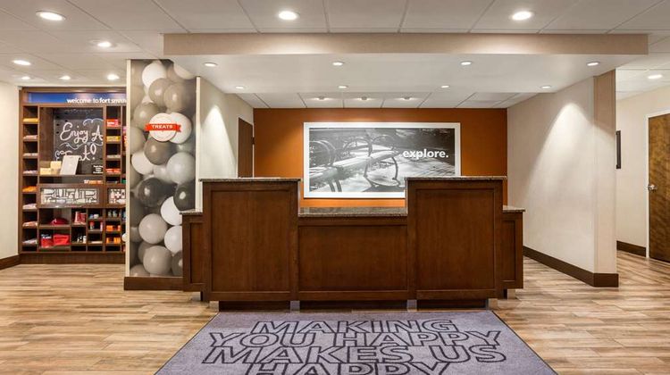Hampton Inn Fort Smith Lobby