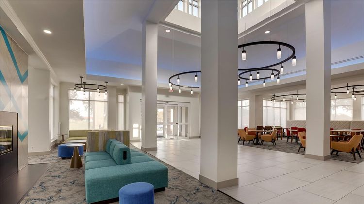 Hilton Garden Inn Fort Worth North Lobby