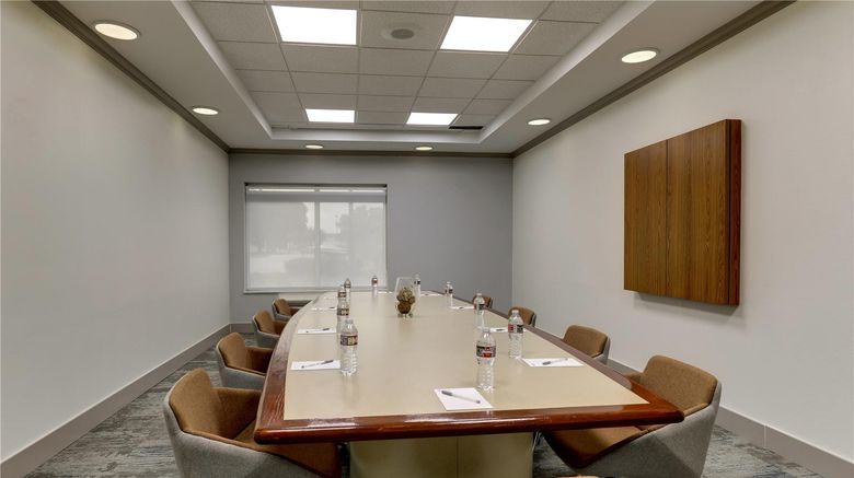 <b>Hilton Garden Inn Fort Worth North Meeting</b>. Images powered by <a href="https://iceportal.shijigroup.com/" title="IcePortal" target="_blank">IcePortal</a>.