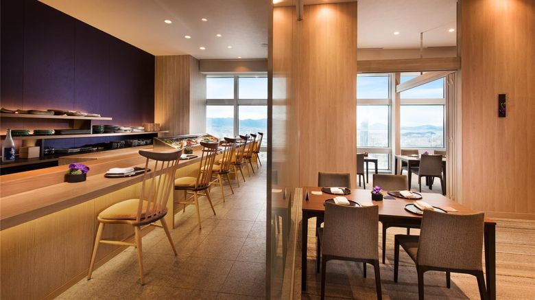 <b>Hilton Fukuoka Sea Hawk Restaurant</b>. Images powered by <a href="https://iceportal.shijigroup.com/" title="IcePortal" target="_blank">IcePortal</a>.