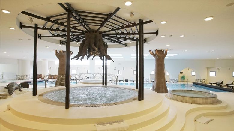 <b>Hilton Fukuoka Sea Hawk Pool</b>. Images powered by <a href="https://iceportal.shijigroup.com/" title="IcePortal" target="_blank">IcePortal</a>.