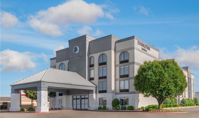 DoubleTree by Hilton Springdale Exterior