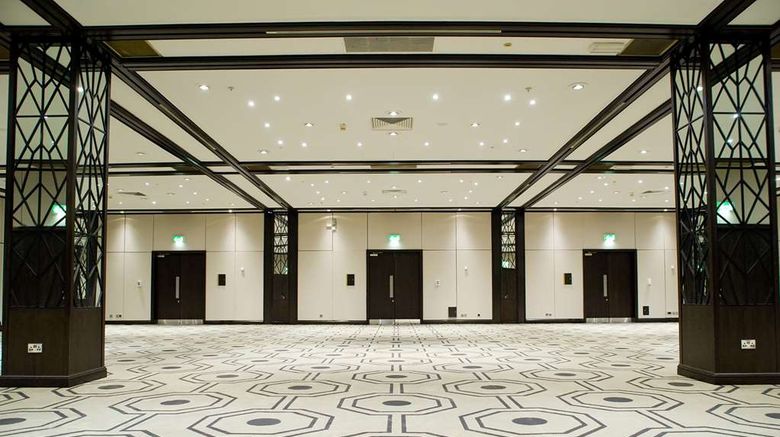 <b>Hilton London Gatwick Airport Meeting</b>. Images powered by <a href="https://iceportal.shijigroup.com/" title="IcePortal" target="_blank">IcePortal</a>.