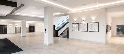 Hilton London Gatwick Airport Lobby