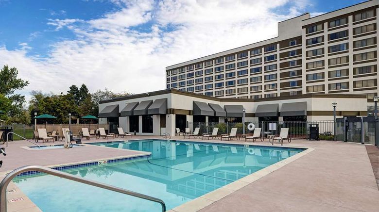 <b>DoubleTree by Hilton Grand Junction Pool</b>. Images powered by <a href="https://iceportal.shijigroup.com/" title="IcePortal" target="_blank">IcePortal</a>.