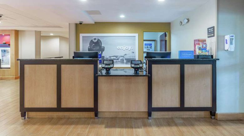 <b>Hampton Inn Groton Lobby</b>. Images powered by <a href="https://iceportal.shijigroup.com/" title="IcePortal" target="_blank">IcePortal</a>.