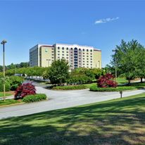 Embassy Suites Greenville Golf Resort