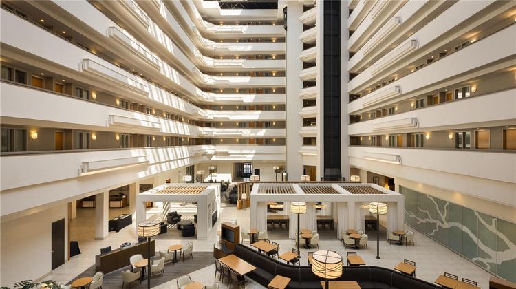 Embassy Suites Greenville Golf Resort Lobby