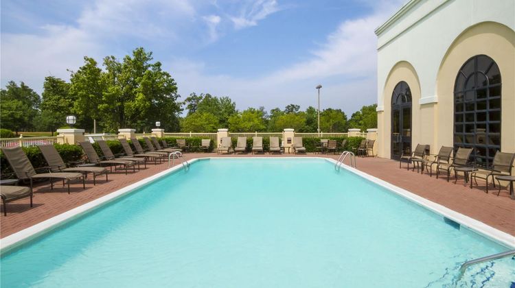 Embassy Suites Greenville Golf Resort Pool