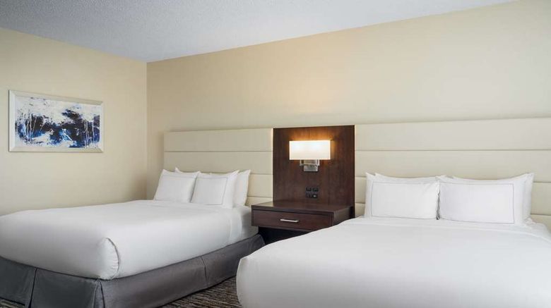 <b>Doubletree by Hilton Hotel Greensboro Room</b>. Images powered by <a href="https://iceportal.shijigroup.com/" title="IcePortal" target="_blank">IcePortal</a>.