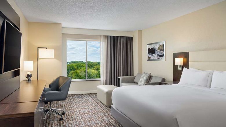 <b>Doubletree by Hilton Hotel Greensboro Room</b>. Images powered by <a href="https://iceportal.shijigroup.com/" title="IcePortal" target="_blank">IcePortal</a>.