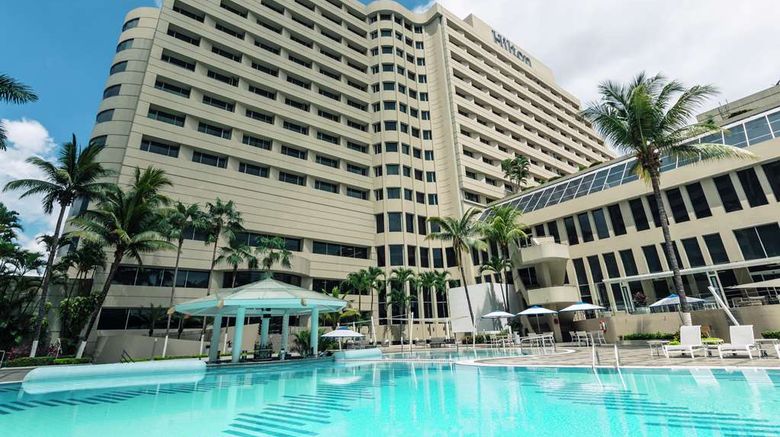 <b>Hilton Colon Guayaquil Pool</b>. Images powered by <a href="https://iceportal.shijigroup.com/" title="IcePortal" target="_blank">IcePortal</a>.