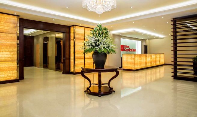 Hilton Garden Inn Hanoi Lobby