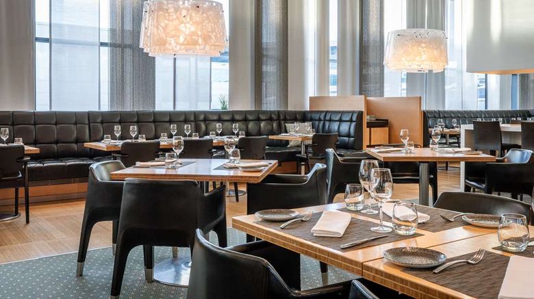 <b>Hilton Helsinki Airport Restaurant</b>. Images powered by <a href="https://iceportal.shijigroup.com/" title="IcePortal" target="_blank">IcePortal</a>.