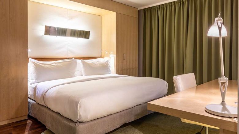<b>Hilton Helsinki Airport Room</b>. Images powered by <a href="https://iceportal.shijigroup.com/" title="IcePortal" target="_blank">IcePortal</a>.