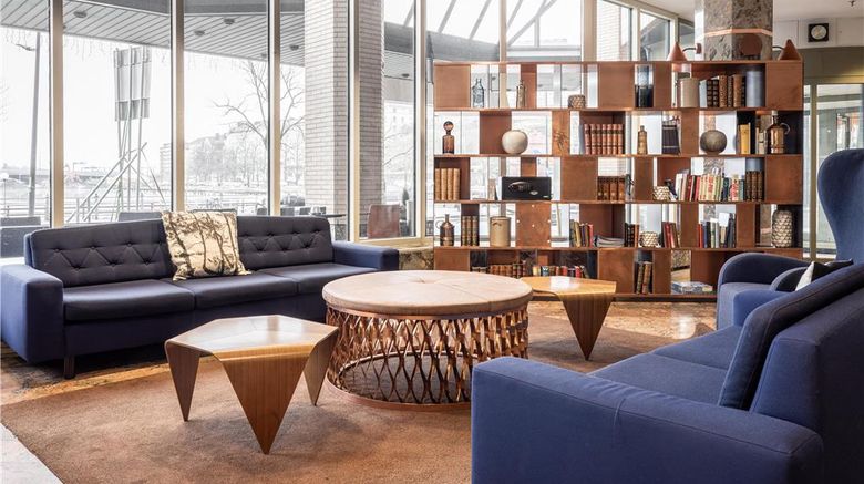 <b>Hilton Helsinki Strand Lobby</b>. Images powered by <a href="https://iceportal.shijigroup.com/" title="IcePortal" target="_blank">IcePortal</a>.