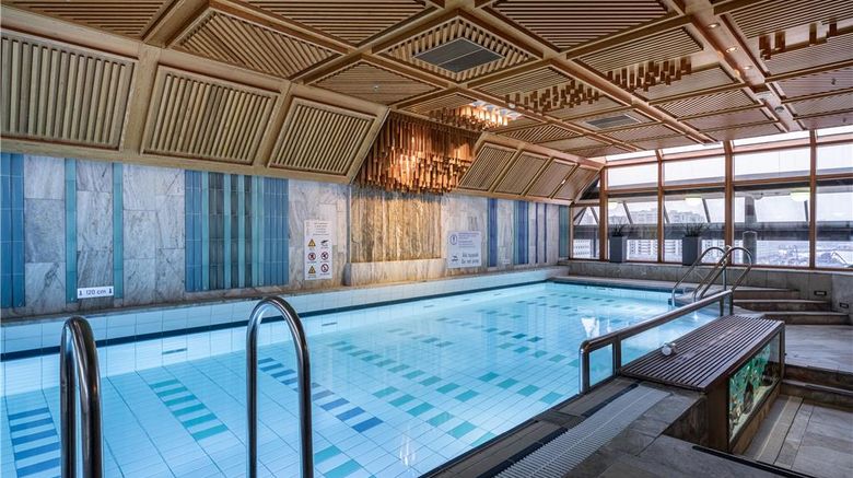 <b>Hilton Helsinki Strand Pool</b>. Images powered by <a href="https://iceportal.shijigroup.com/" title="IcePortal" target="_blank">IcePortal</a>.
