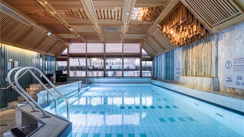 <b>Hilton Helsinki Strand Pool</b>. Images powered by <a href="https://iceportal.shijigroup.com/" title="IcePortal" target="_blank">IcePortal</a>.