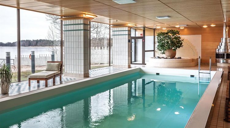 Hilton Helsinki Kalastajatorppa Pool