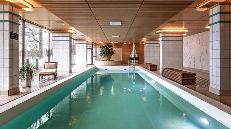 Hilton Helsinki Kalastajatorppa Pool
