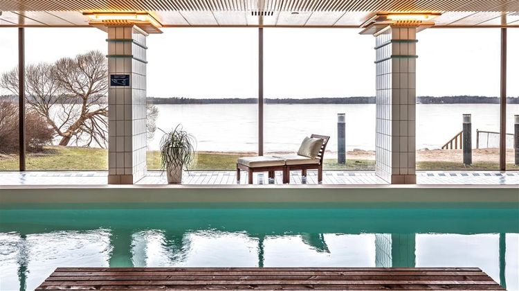 Hilton Helsinki Kalastajatorppa Pool