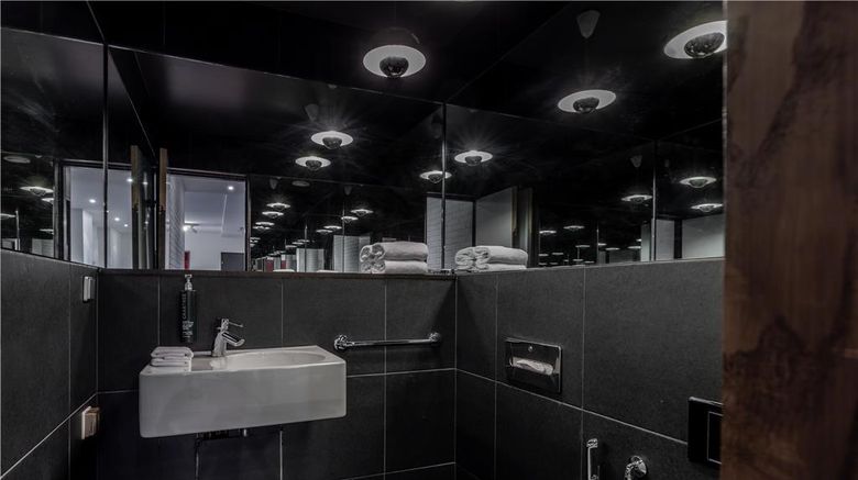 <b>Hilton Helsinki Kalastajatorppa Room</b>. Images powered by <a href="https://iceportal.shijigroup.com/" title="IcePortal" target="_blank">IcePortal</a>.