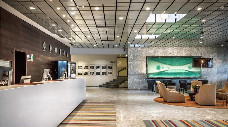 Hilton Helsinki Kalastajatorppa Lobby