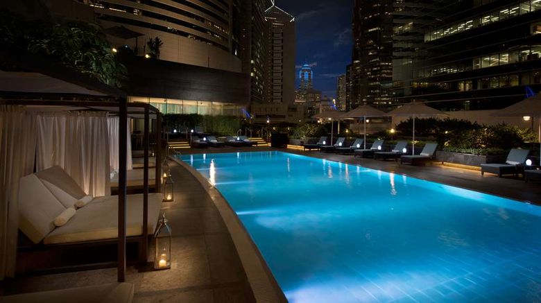 <b>Conrad Hong Kong Pool</b>. Images powered by <a href="https://iceportal.shijigroup.com/" title="IcePortal" target="_blank">IcePortal</a>.