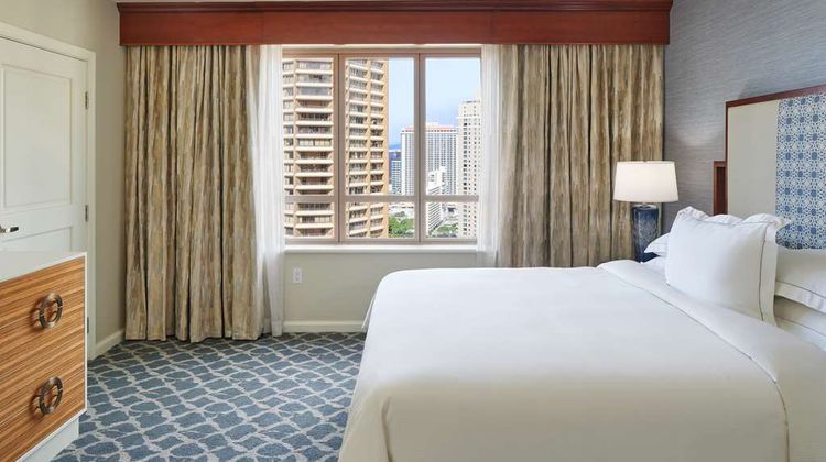 Hilton Grand Vacations Grand Waikikian Room