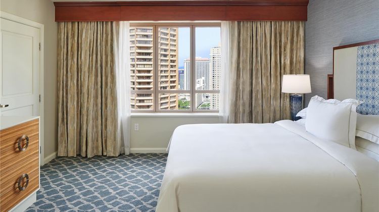 Hilton Grand Vacations Grand Waikikian Room