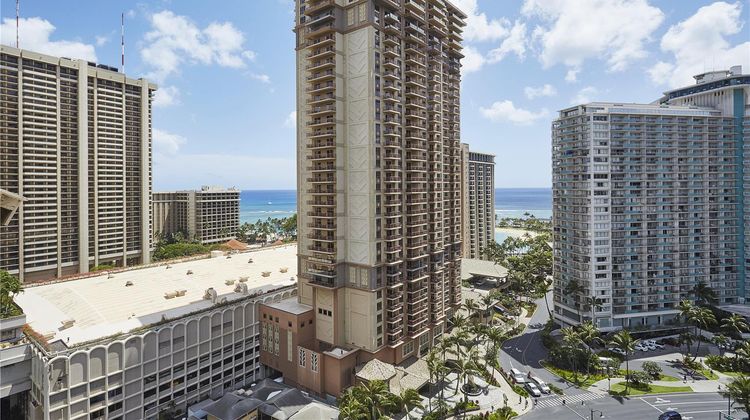 Hilton Grand Vacations Grand Waikikian Exterior