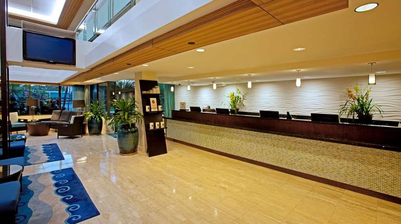 <b>Doubletree by Hilton Alana Hotel Waikiki Lobby</b>. Images powered by <a href="https://iceportal.shijigroup.com/" title="IcePortal" target="_blank">IcePortal</a>.
