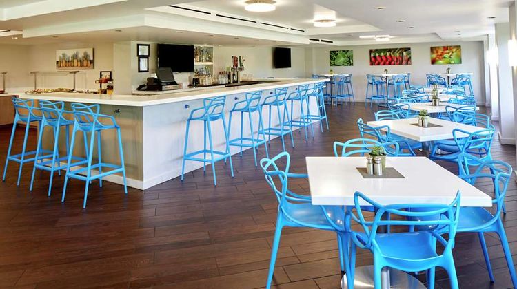 Doubletree by Hilton Alana Hotel Waikiki Restaurant