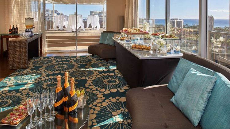 Doubletree by Hilton Alana Hotel Waikiki Restaurant