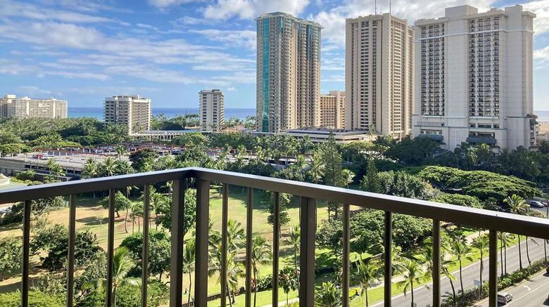 <b>Doubletree by Hilton Alana Hotel Waikiki Room</b>. Images powered by <a href="https://iceportal.shijigroup.com/" title="IcePortal" target="_blank">IcePortal</a>.