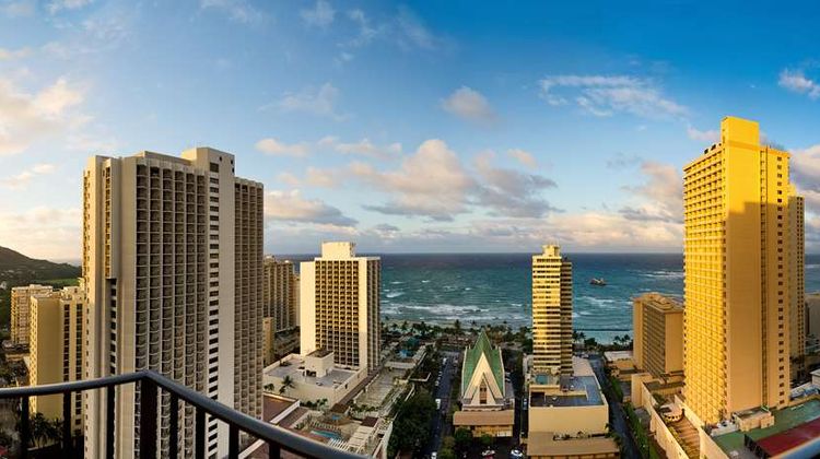 Hilton Waikiki Beach Resort & Spa Exterior