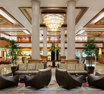 Hilton Waikiki Beach Resort & Spa Lobby