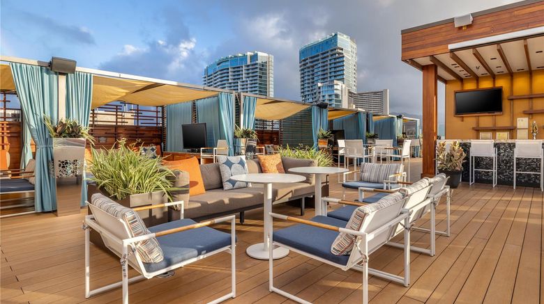 <b>Hilton Grand Vacations Hokulani Waikiki Restaurant</b>. Images powered by <a href="https://iceportal.shijigroup.com/" title="IcePortal" target="_blank">IcePortal</a>.