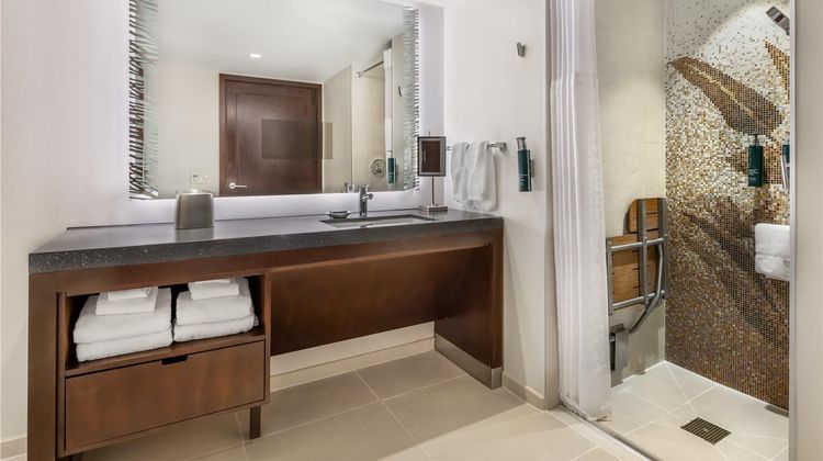 Hilton Grand Vacations Hokulani Waikiki Room