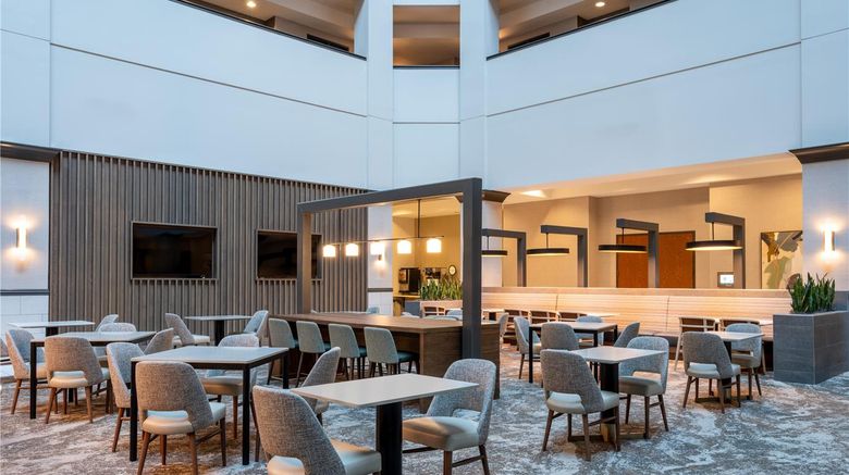 <b>Embassy Suites Hot Springs - Hotel & Spa Restaurant</b>. Images powered by <a href="https://iceportal.shijigroup.com/" title="IcePortal" target="_blank">IcePortal</a>.