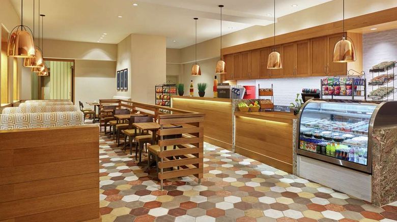 <b>DoubleTree Houston Intercontinental Arpt Restaurant</b>. Images powered by <a href="https://iceportal.shijigroup.com/" title="IcePortal" target="_blank">IcePortal</a>.