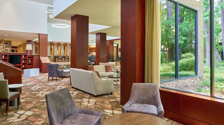 <b>DoubleTree Houston Intercontinental Arpt Lobby</b>. Images powered by <a href="https://iceportal.shijigroup.com/" title="IcePortal" target="_blank">IcePortal</a>.