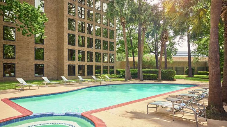 <b>DoubleTree Houston Intercontinental Arpt Pool</b>. Images powered by <a href="https://iceportal.shijigroup.com/" title="IcePortal" target="_blank">IcePortal</a>.