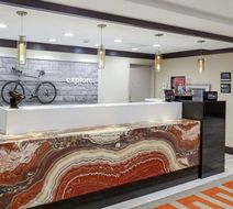 Hampton Inn & Suites-Bush Intercon Arpt Lobby