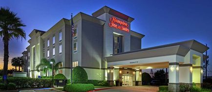 Hampton Inn & Suites-Bush Intercon Arpt Exterior