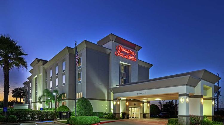 Hampton Inn & Suites-Bush Intercon Arpt Exterior