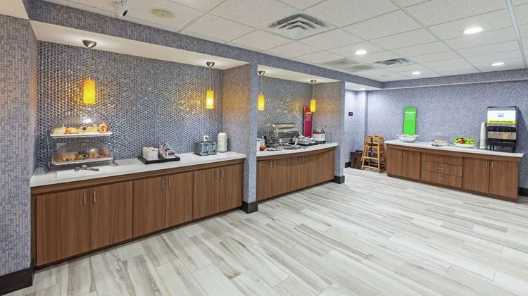 Hampton Inn & Suites-Bush Intercon Arpt Restaurant
